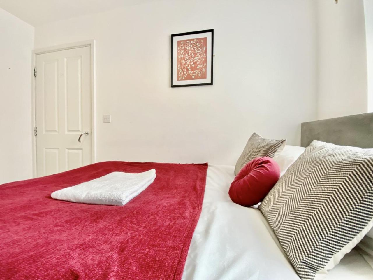 Walsall Group Accommodation Экстерьер фото